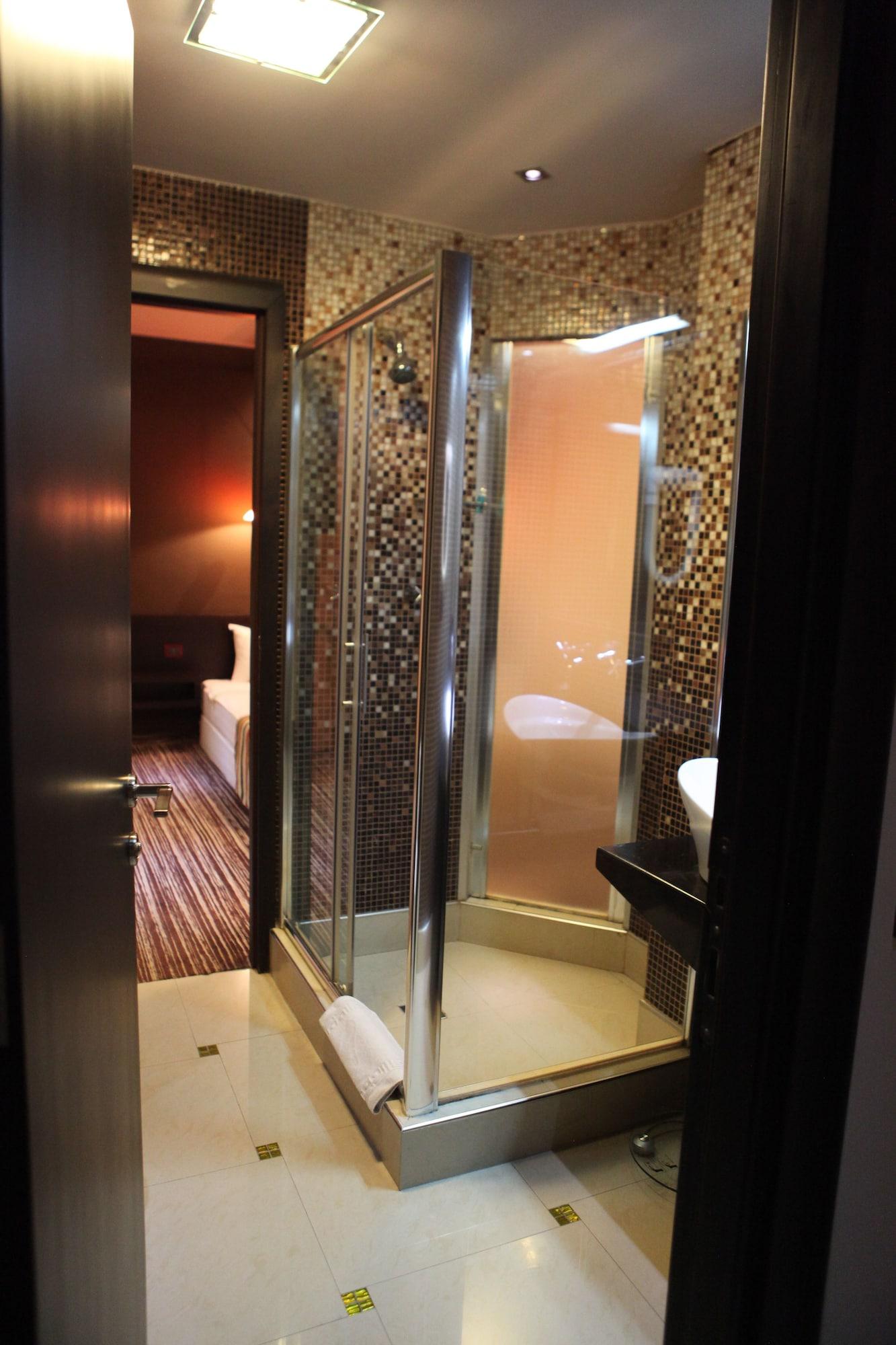 Hotel Design Mr President 4*
