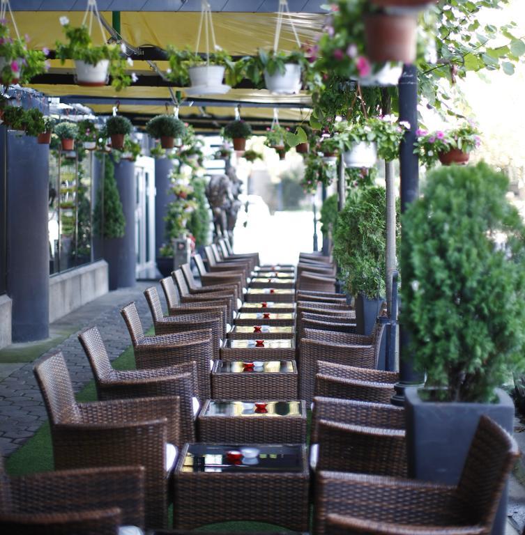 Design Mr. President Garni Hotel